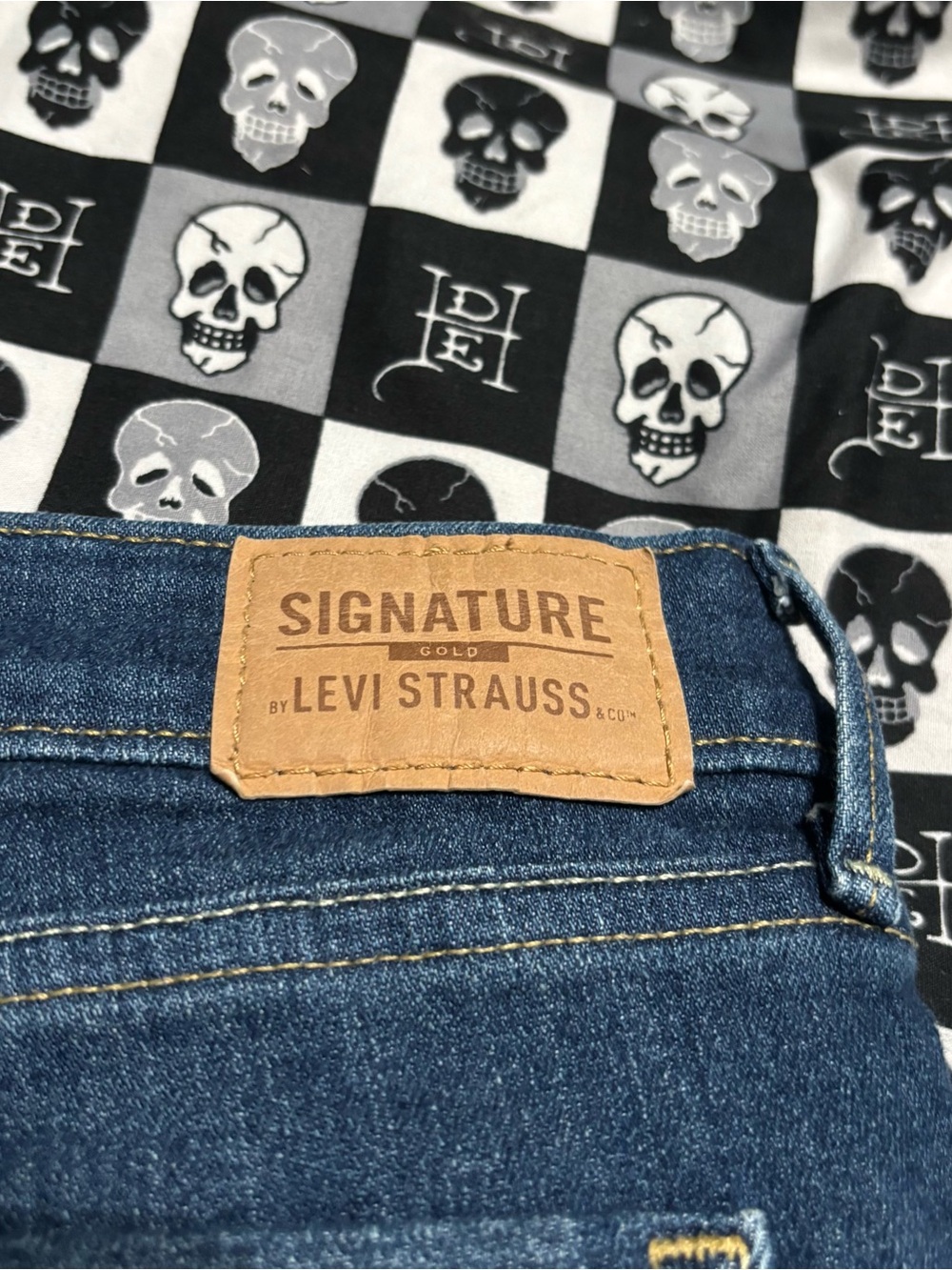 Levi Strauss Signature Gold Mid-Rise Straight Denim Pants - Picture 6 of 7